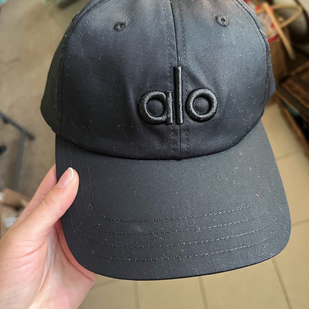 NWT ALO Yoga off duty cap